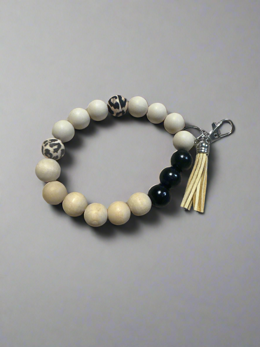 Stylish Beaded Keychain Bracelet with Leopard Print Accents